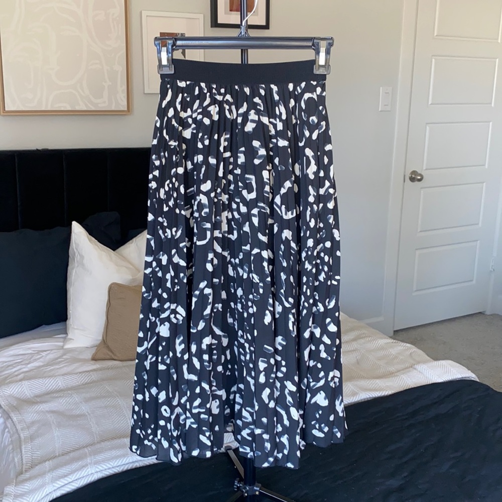 HM Pleated Midi Skater Skirt